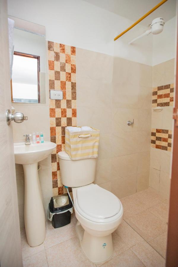 Komodo Alojamiento- Hostal Autoservicio, Ubicado Cerca Al Centro Historico - Bano Privado, Wifi , Cama 2X2 Y Agua Caliente Y Cocina Compartida Popayan Exterior photo