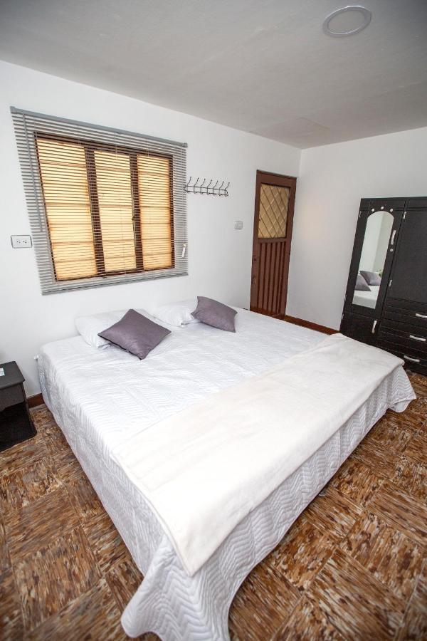 Komodo Alojamiento- Hostal Autoservicio, Ubicado Cerca Al Centro Historico - Bano Privado, Wifi , Cama 2X2 Y Agua Caliente Y Cocina Compartida Popayan Exterior photo