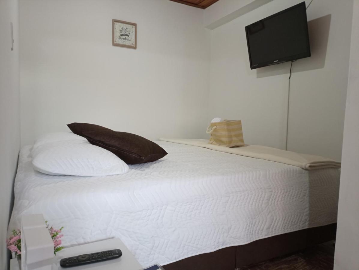 Komodo Alojamiento- Hostal Autoservicio, Ubicado Cerca Al Centro Historico - Bano Privado, Wifi , Cama 2X2 Y Agua Caliente Y Cocina Compartida Popayan Exterior photo