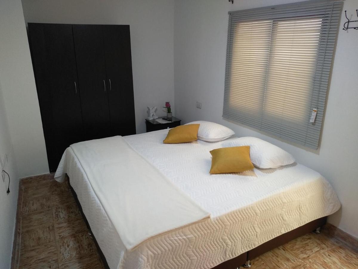 Komodo Alojamiento- Hostal Autoservicio, Ubicado Cerca Al Centro Historico - Bano Privado, Wifi , Cama 2X2 Y Agua Caliente Y Cocina Compartida Popayan Exterior photo