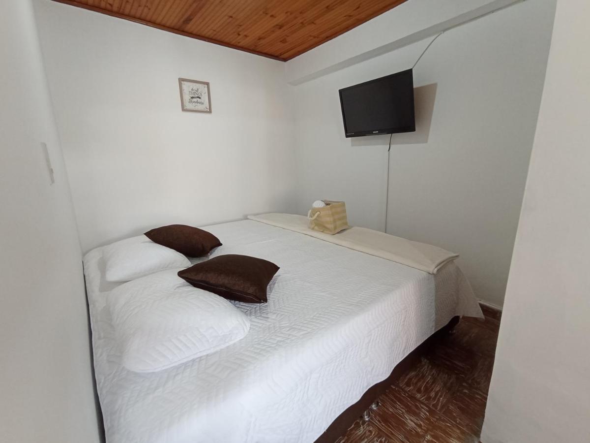Komodo Alojamiento- Hostal Autoservicio, Ubicado Cerca Al Centro Historico - Bano Privado, Wifi , Cama 2X2 Y Agua Caliente Y Cocina Compartida Popayan Exterior photo