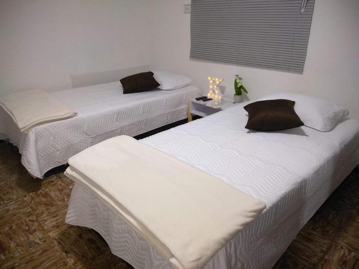 Komodo Alojamiento- Hostal Autoservicio, Ubicado Cerca Al Centro Historico - Bano Privado, Wifi , Cama 2X2 Y Agua Caliente Y Cocina Compartida Popayan Exterior photo