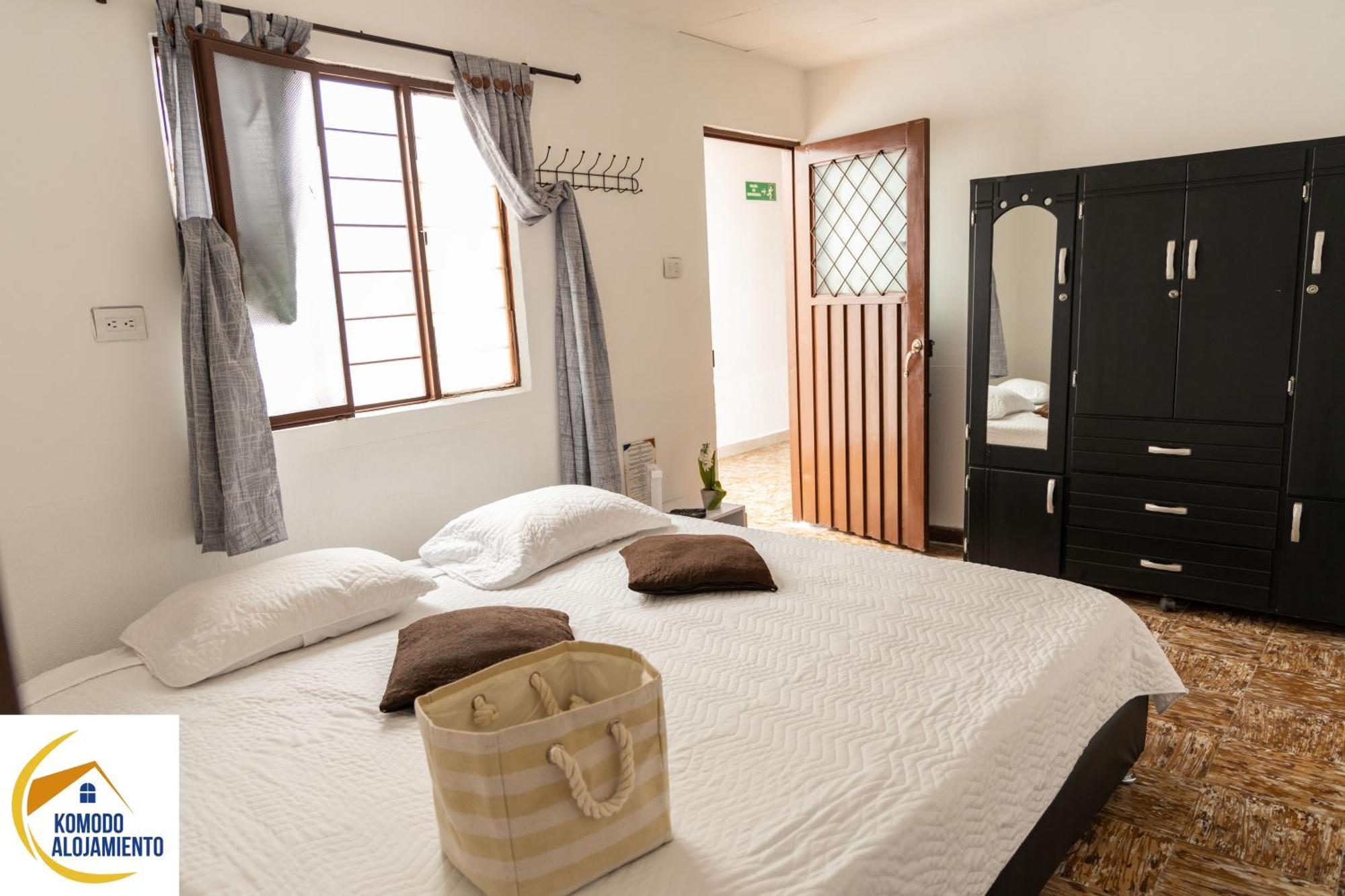 Komodo Alojamiento- Hostal Autoservicio, Ubicado Cerca Al Centro Historico - Bano Privado, Wifi , Cama 2X2 Y Agua Caliente Y Cocina Compartida Popayan Exterior photo