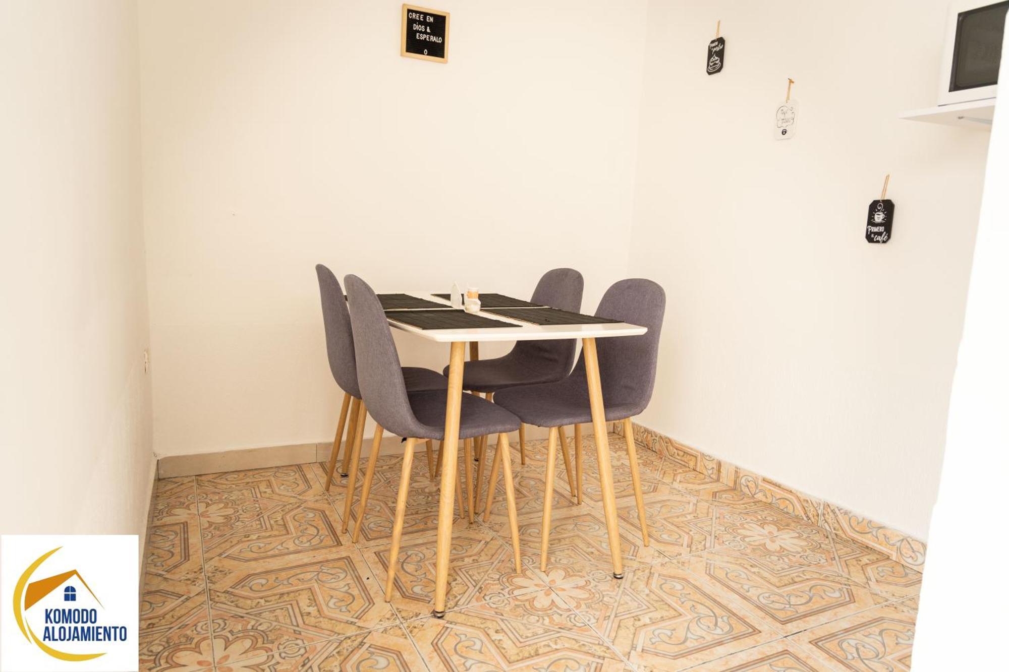 Komodo Alojamiento- Hostal Autoservicio, Ubicado Cerca Al Centro Historico - Bano Privado, Wifi , Cama 2X2 Y Agua Caliente Y Cocina Compartida Popayan Exterior photo