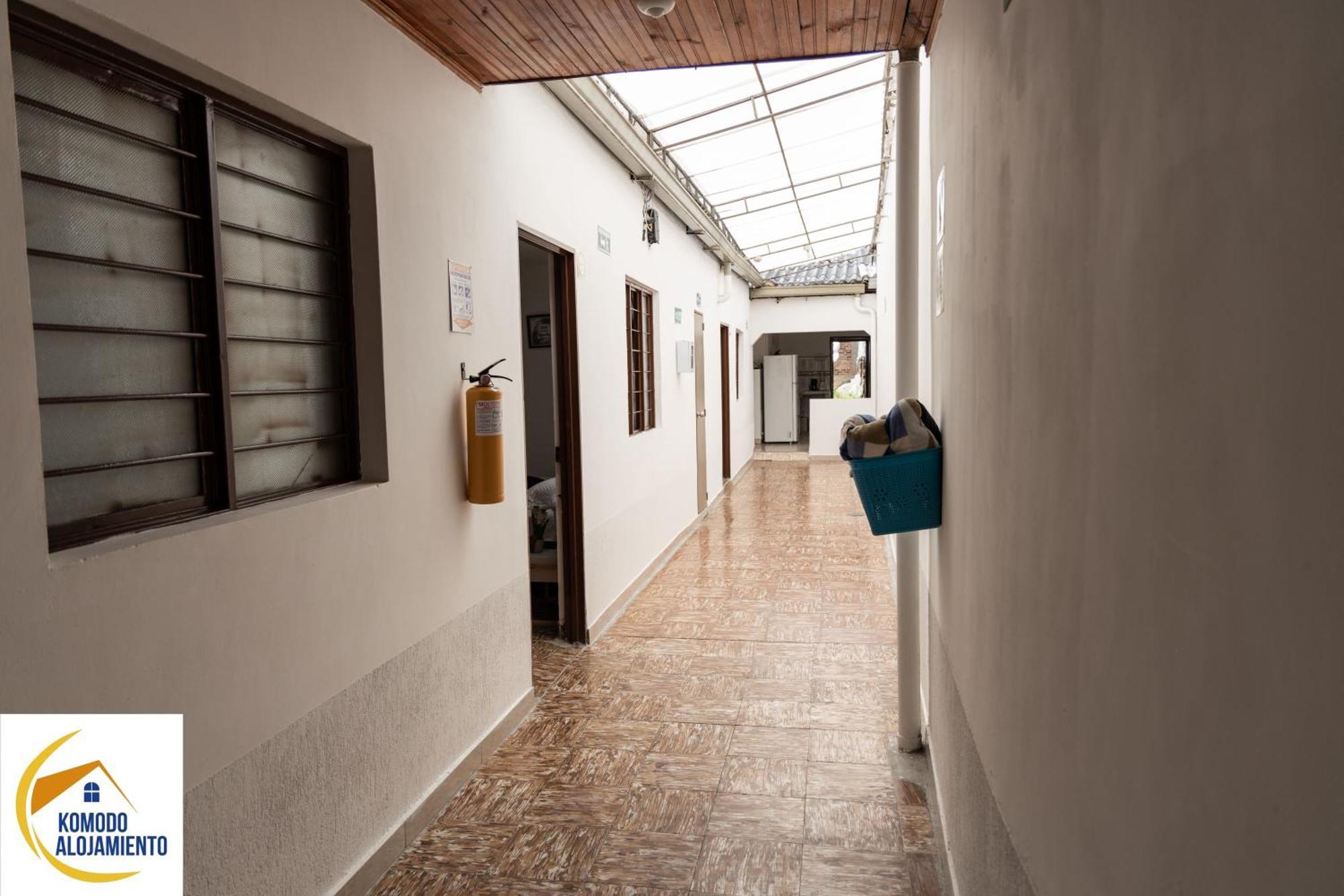 Komodo Alojamiento- Hostal Autoservicio, Ubicado Cerca Al Centro Historico - Bano Privado, Wifi , Cama 2X2 Y Agua Caliente Y Cocina Compartida Popayan Exterior photo
