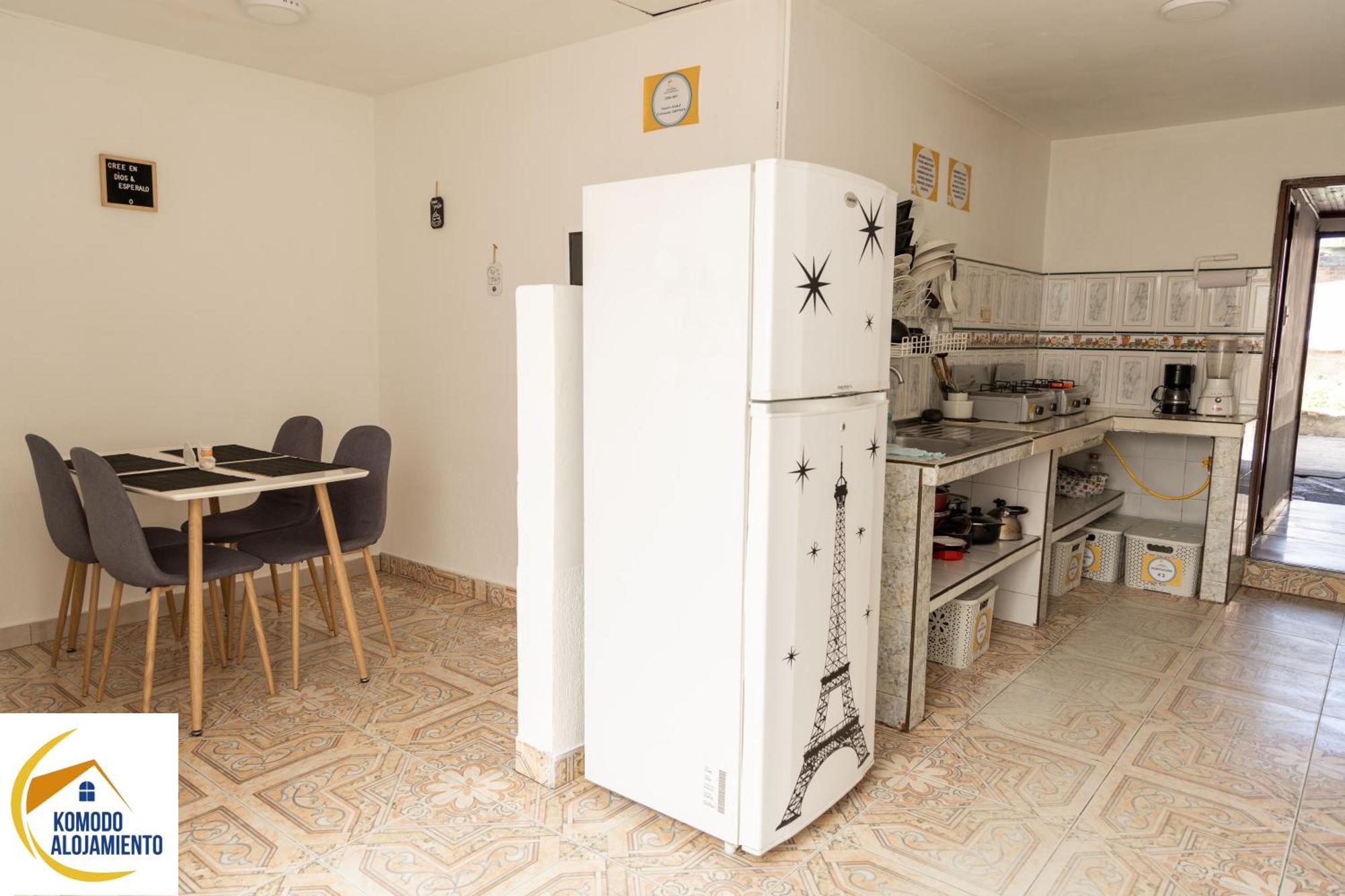 Komodo Alojamiento- Hostal Autoservicio, Ubicado Cerca Al Centro Historico - Bano Privado, Wifi , Cama 2X2 Y Agua Caliente Y Cocina Compartida Popayan Exterior photo