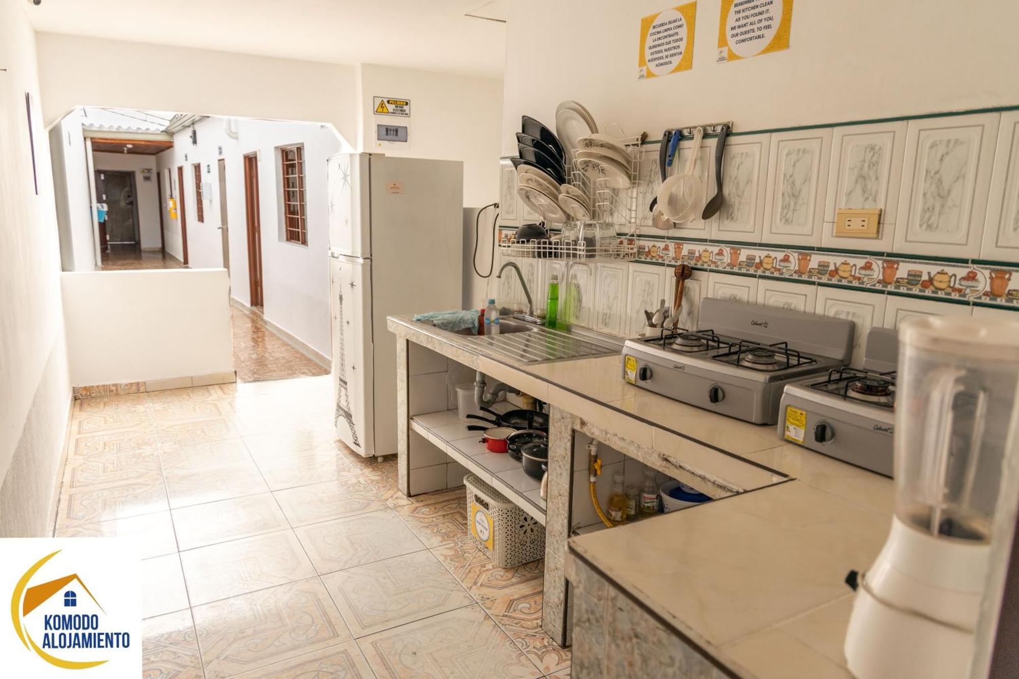 Komodo Alojamiento- Hostal Autoservicio, Ubicado Cerca Al Centro Historico - Bano Privado, Wifi , Cama 2X2 Y Agua Caliente Y Cocina Compartida Popayan Exterior photo